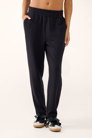 SOHO SLIM TRACKPANT BLACK