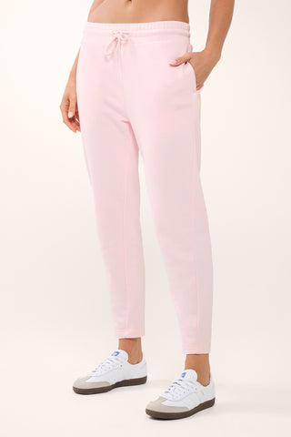 ESSENTIAL SLIM TRACKPANT BARELY PINK
