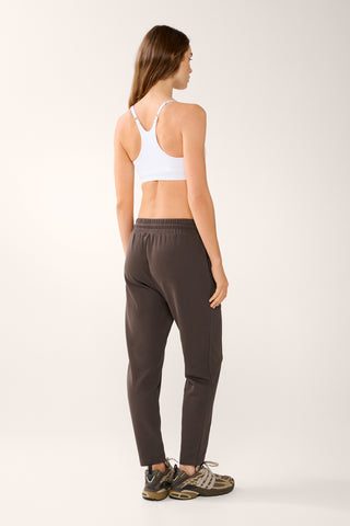 ESSENTIAL SLIM TRACKPANT ESPRESSO