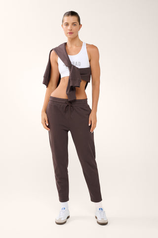 ESSENTIAL SLIM TRACKPANT COFFEE BEAN