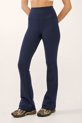 BASELINE ACTIVE FLARE PANT NAVY
