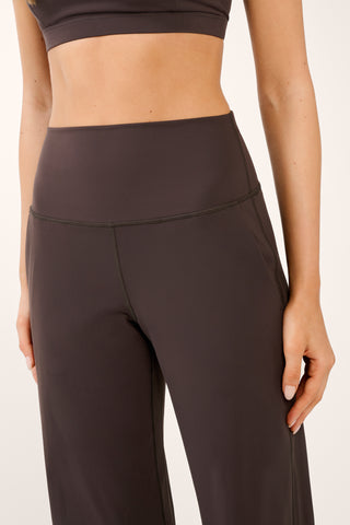 RUE WIDE LEG SOFTFLEX PANT COFFEE BEAN