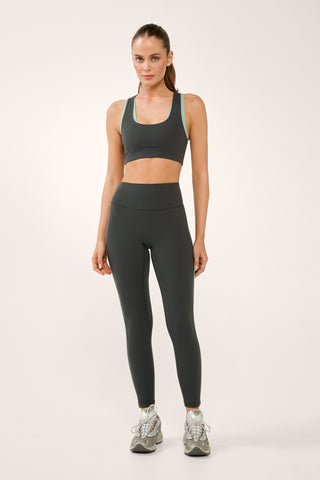 MOMENTUM DOUBLE LAYER RACER-BACK SOFTFLEX CROP TOP GRAPHITE