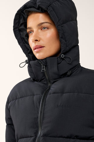 ESSENTIAL LONGLINE PUFFER JACKET BLACK