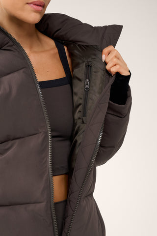 ESSENTIAL LONGLINE PUFFER JACKET COFFEE BEAN