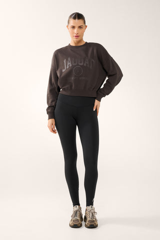 EMBLEM CROP SIGNATURE SWEATER ESPRESSO