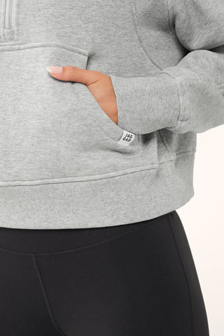 ESSENTIAL HALF-ZIP DELUXE SWEATER GREY