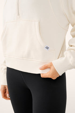 ESSENTIAL HALF-ZIP DELUXE SWEATER SWAN WHITE