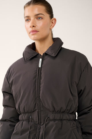 GREENWICH MID-LINE PUFFER JACKET COFFEE BEAN