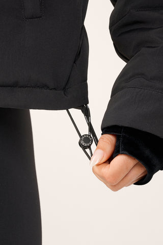 ESSENTIAL HIP-LINE PUFFER JACKET BLACK