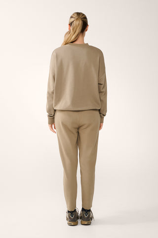 COLLEGIATE SIGNATURE SWEATER OAK BROWN