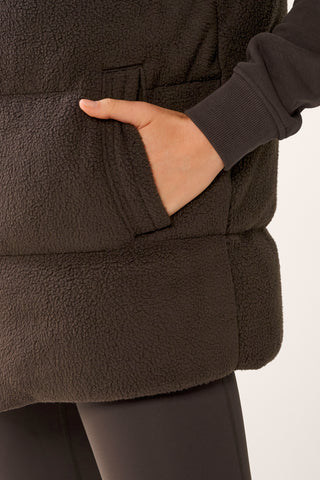 REVERSIBLE THERMAFLEECE VEST COFFEE BEAN