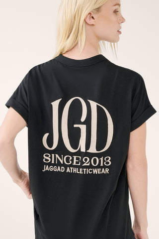 PEARL CITY CUFFED SLEEVE TEE BLACK