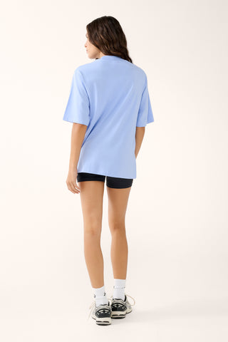 VALLEY SIGNATURE TEE CORNFLOWER BLUE