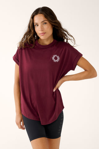 GRADUATE CUFFED SLEEVE TEE CHERRY