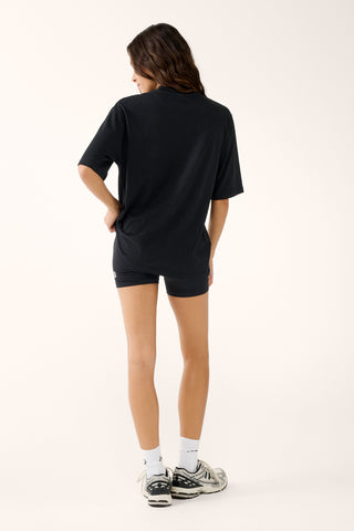 GRADUATE SIGNATURE TEE BLACK