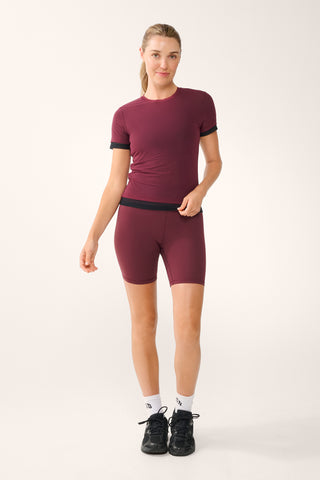 MOMENTUM LAYERED MESH TEE CHERRY