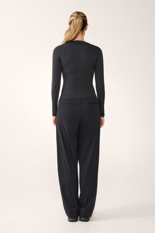 WANDER SOFT LONG SLEEVE TOP BLACK