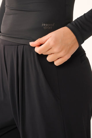 WANDER SOFT LONG SLEEVE TOP BLACK