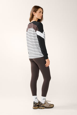 CENTERED RAGLAN LONG SLEEVE TEE