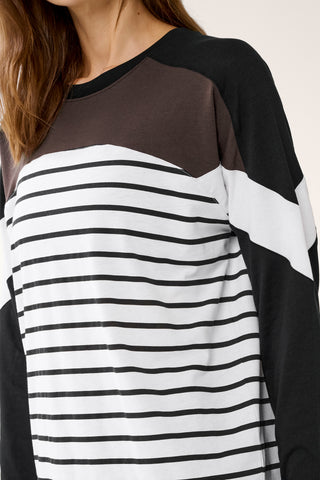 CENTERED RAGLAN LONG SLEEVE TEE