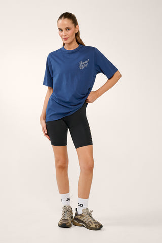 SCRIPT SPORTS BOXY TEE COLLEGE BLUE