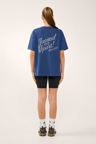 SCRIPT SPORTS BOXY TEE COLLEGE BLUE