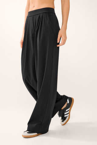 RUE PLEAT SOFTFLEX PANT BLACK