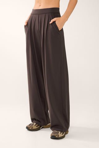 RUE PLEAT HALO PANT COFFEE